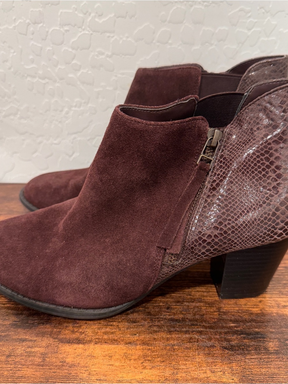 Vionic Anne Suede Ankle Booties Boots Women 8 Brown Snakeskin Print Chunky Heels - Picture 5 of 8